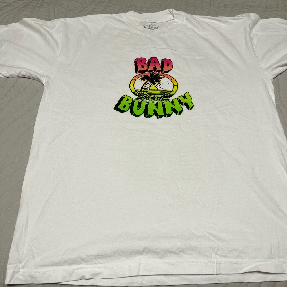 Bad Bunny Worlds Hottest Tour 2022 Official Merch Shirt Size L